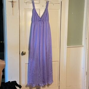 Women’s vintage Dara Jane medium Lavender nightgown